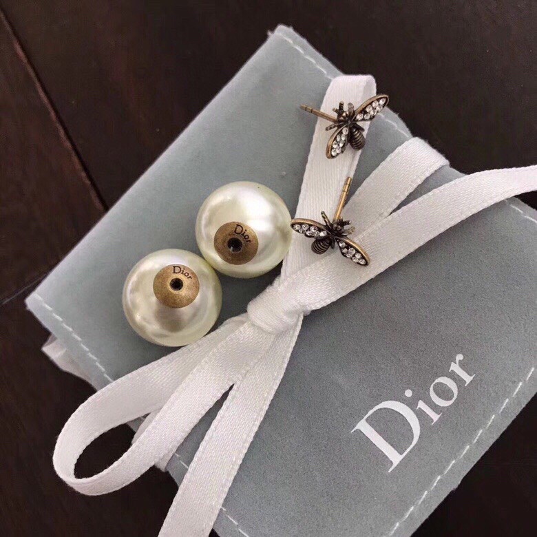 chr1st1an D10r earrings
